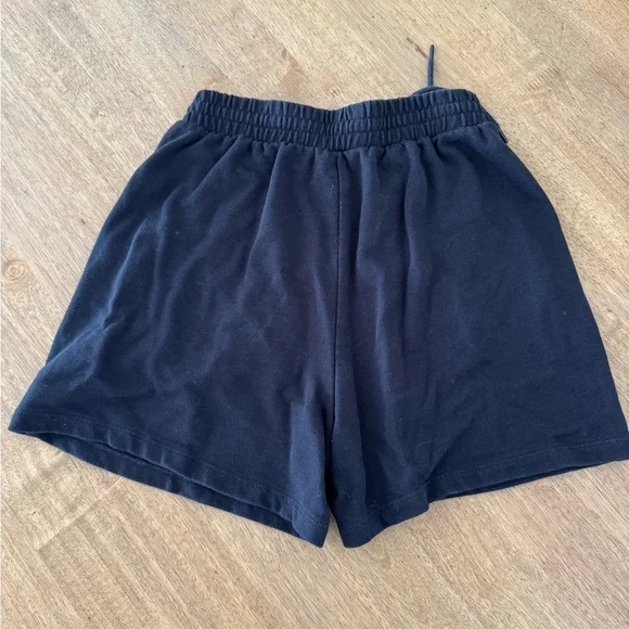 ✨2 for $35 ALL SHORTS!✨ Old Navy SoComfy Sweat Shorts -- 5-in inseam size Small - Picture 4 of 6